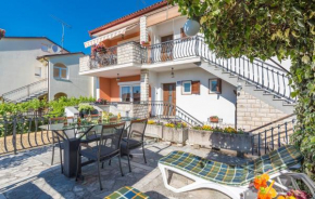 Отель Apartments Loredana  Пореч